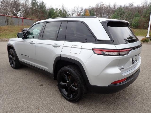 used 2024 Jeep Grand Cherokee car, priced at $36,870