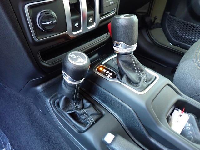 new 2025 Jeep Wrangler car, priced at $42,159