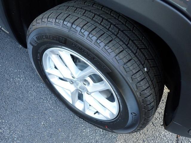 new 2025 Jeep Grand Cherokee car, priced at $37,001