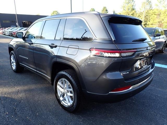 new 2025 Jeep Grand Cherokee car, priced at $37,001