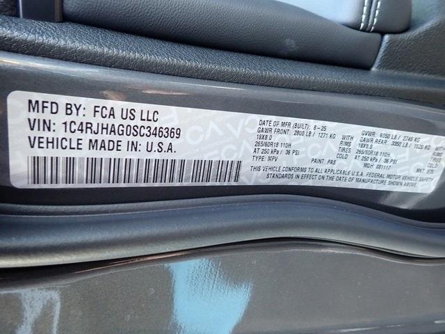 new 2025 Jeep Grand Cherokee car, priced at $37,001