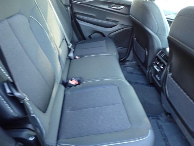 new 2025 Jeep Grand Cherokee car, priced at $37,001