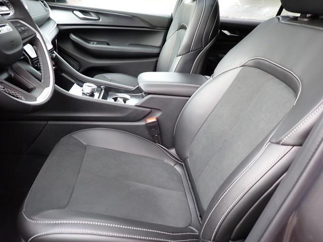 new 2025 Jeep Grand Cherokee car, priced at $42,941