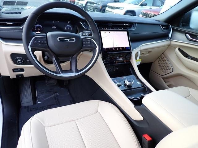 new 2025 Jeep Grand Cherokee car, priced at $47,578