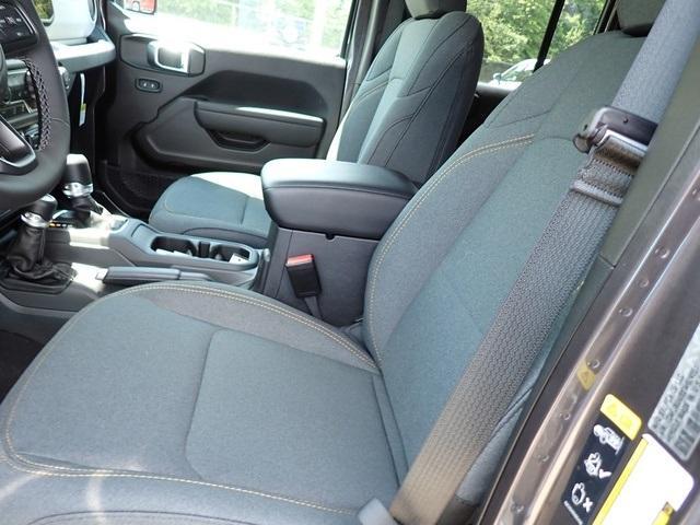 new 2025 Jeep Wrangler car, priced at $40,706