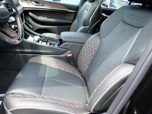 new 2025 Jeep Grand Cherokee car, priced at $58,623