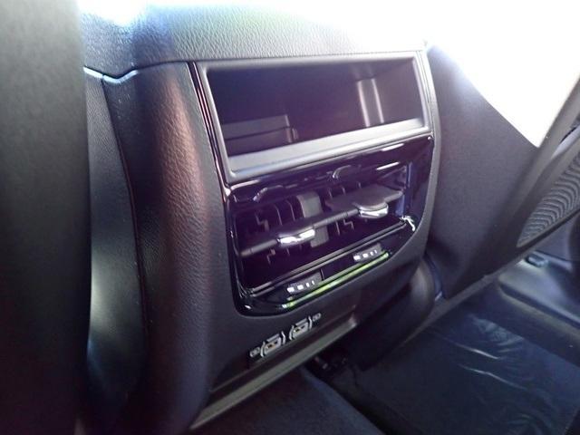 new 2025 Jeep Grand Cherokee car, priced at $37,125