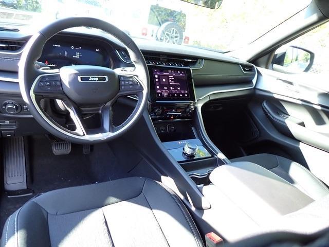 new 2025 Jeep Grand Cherokee car, priced at $37,125