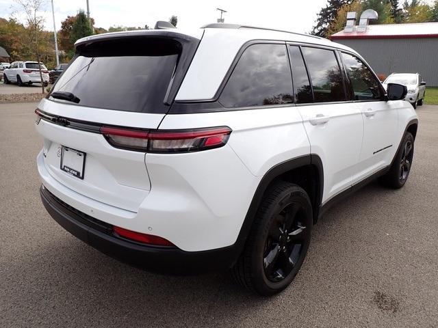 used 2023 Jeep Grand Cherokee car, priced at $28,886
