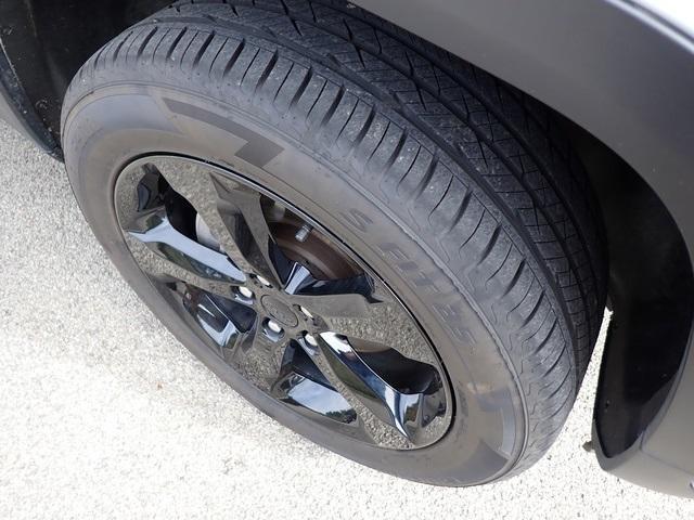 used 2023 Jeep Grand Cherokee car, priced at $28,886