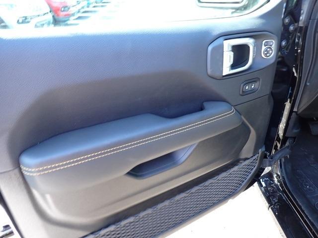 new 2025 Jeep Wrangler car, priced at $46,626