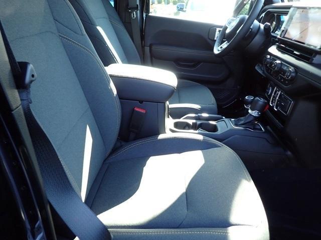 new 2025 Jeep Wrangler car, priced at $46,626