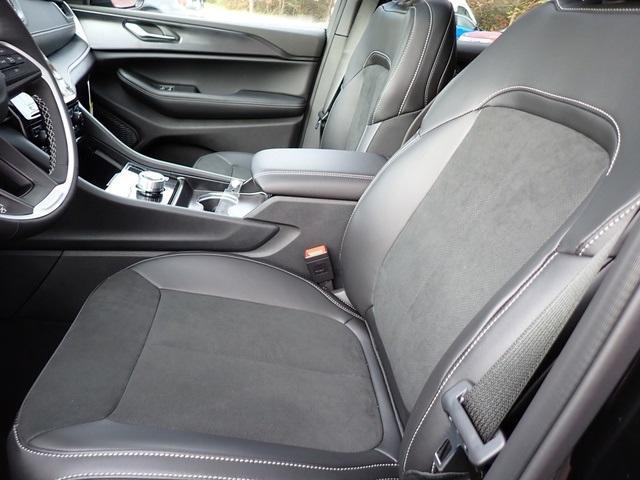 new 2025 Jeep Grand Cherokee car, priced at $43,837