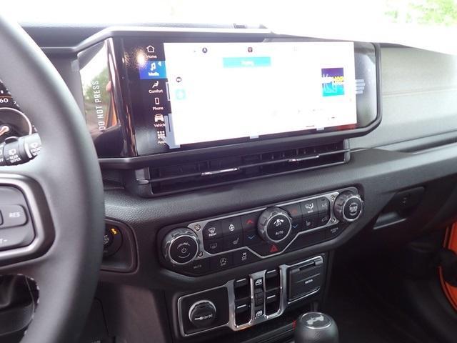 new 2025 Jeep Wrangler car, priced at $44,457