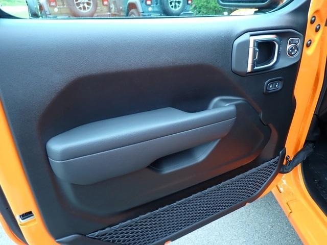 new 2025 Jeep Wrangler car, priced at $44,457