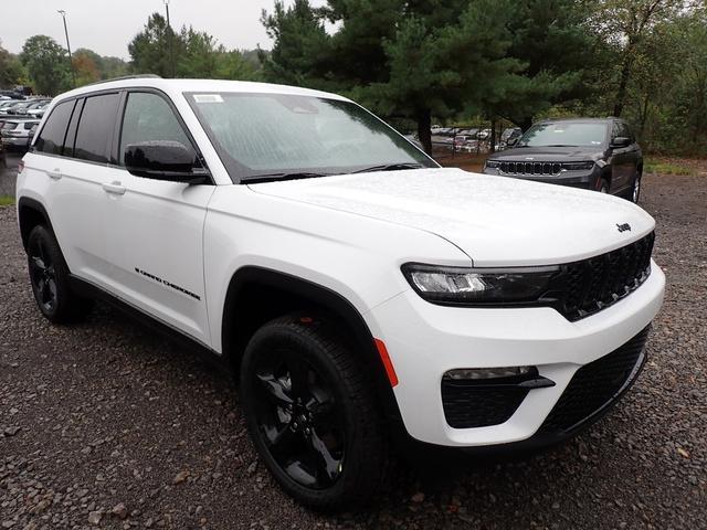 new 2025 Jeep Grand Cherokee car, priced at $45,135