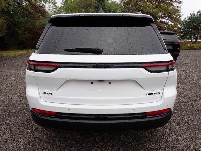 new 2025 Jeep Grand Cherokee car, priced at $45,135