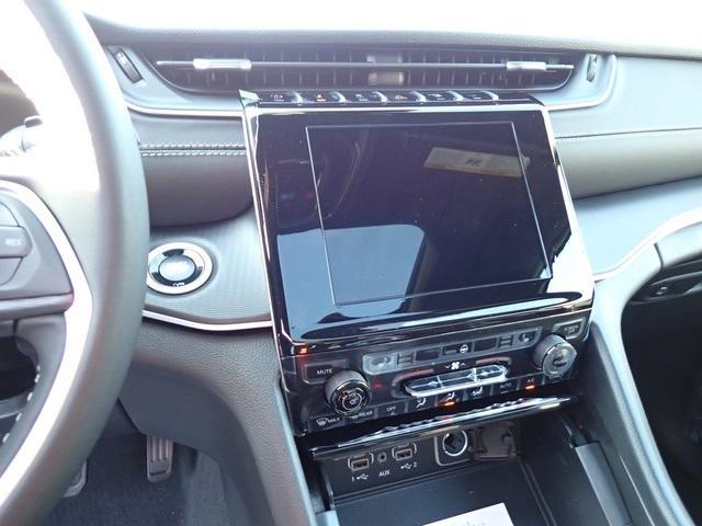 new 2025 Jeep Grand Cherokee L car, priced at $43,668