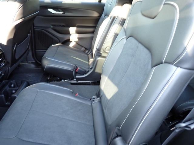 new 2025 Jeep Grand Cherokee L car, priced at $43,668