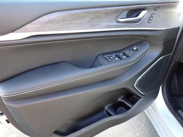 new 2025 Jeep Grand Cherokee car, priced at $59,554