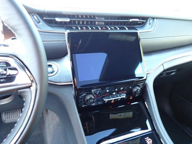 new 2025 Jeep Grand Cherokee car, priced at $59,554