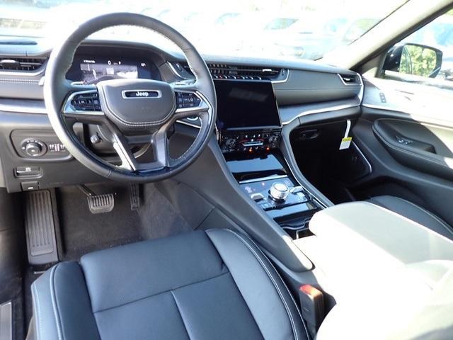 new 2025 Jeep Grand Cherokee car, priced at $59,554