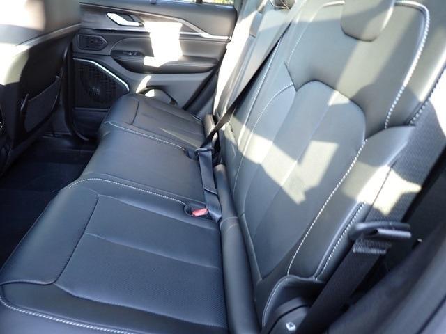 new 2025 Jeep Grand Cherokee car, priced at $59,554