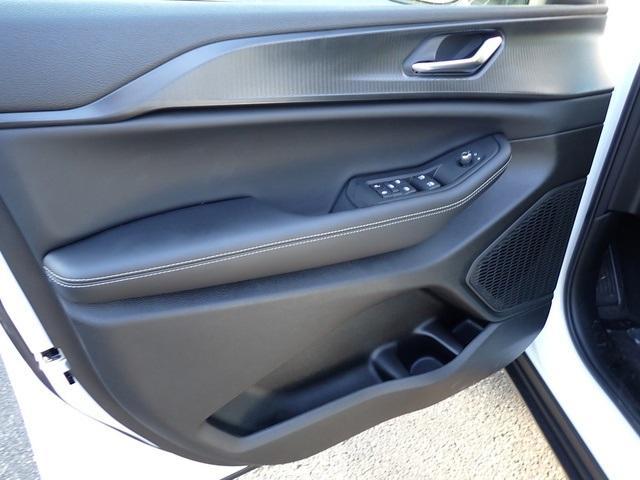 new 2025 Jeep Grand Cherokee L car, priced at $43,143