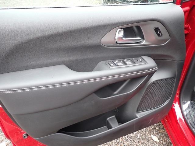 new 2026 Chrysler Pacifica car, priced at $44,746