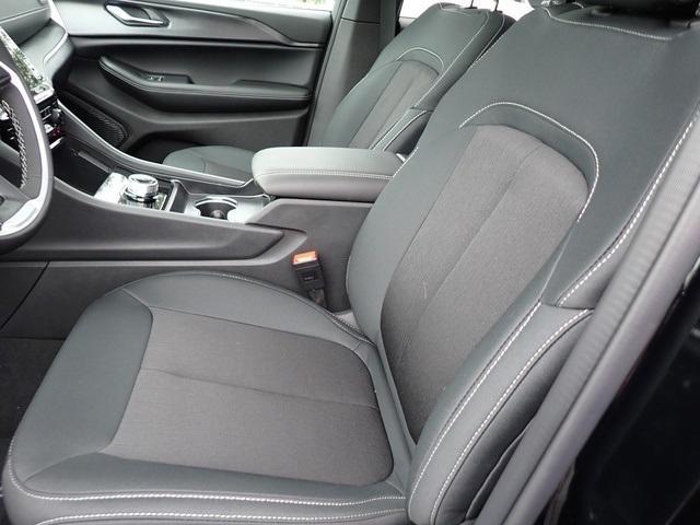 new 2025 Jeep Grand Cherokee car, priced at $35,034