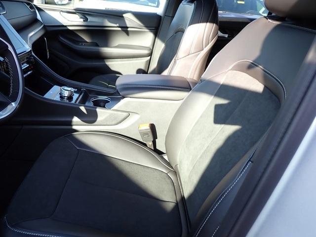 new 2025 Jeep Grand Cherokee car, priced at $39,232