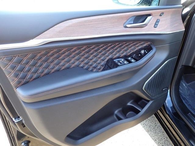 used 2022 Jeep Grand Cherokee car, priced at $40,897