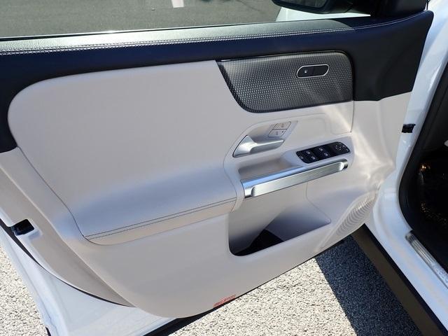 used 2022 Mercedes-Benz GLB 250 car, priced at $30,076