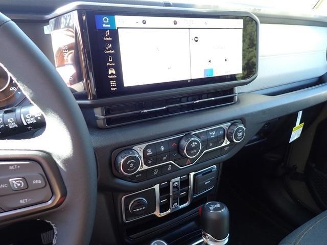 new 2025 Jeep Wrangler car, priced at $41,709