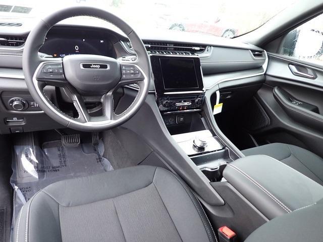 new 2025 Jeep Grand Cherokee car, priced at $34,688