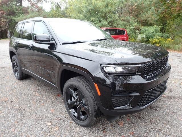 new 2025 Jeep Grand Cherokee car, priced at $43,837