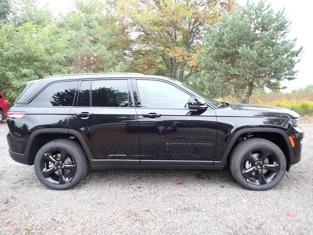 new 2025 Jeep Grand Cherokee car, priced at $43,837