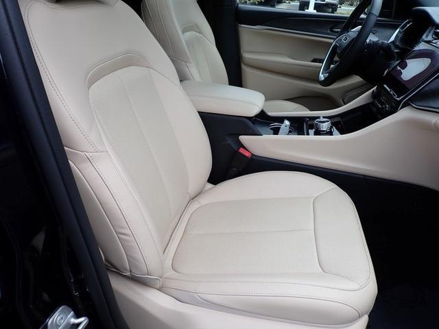 used 2024 Jeep Grand Cherokee car, priced at $35,162