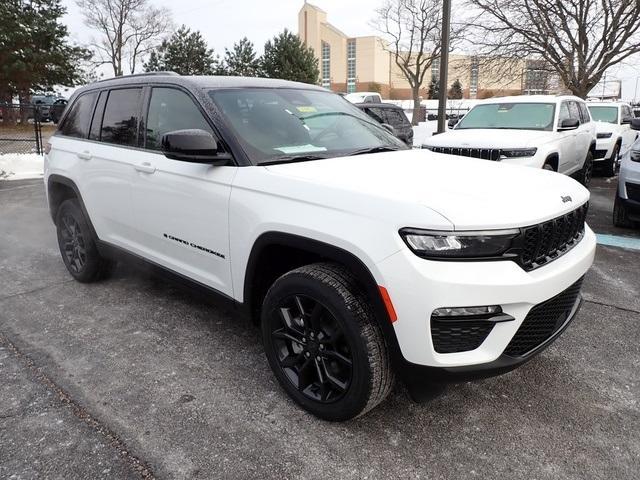 new 2025 Jeep Grand Cherokee car, priced at $47,317