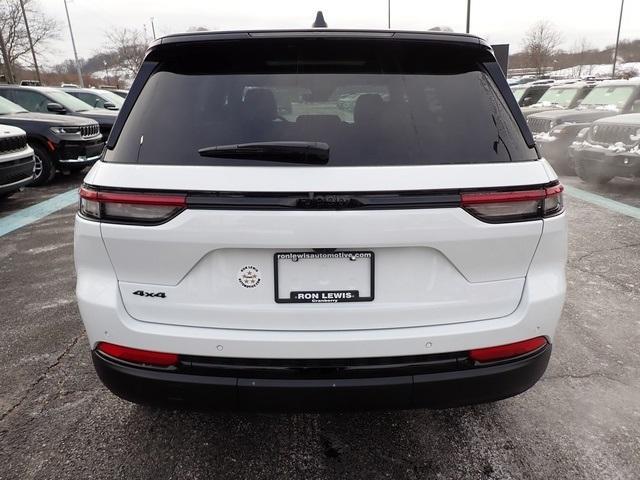 new 2025 Jeep Grand Cherokee car, priced at $47,317