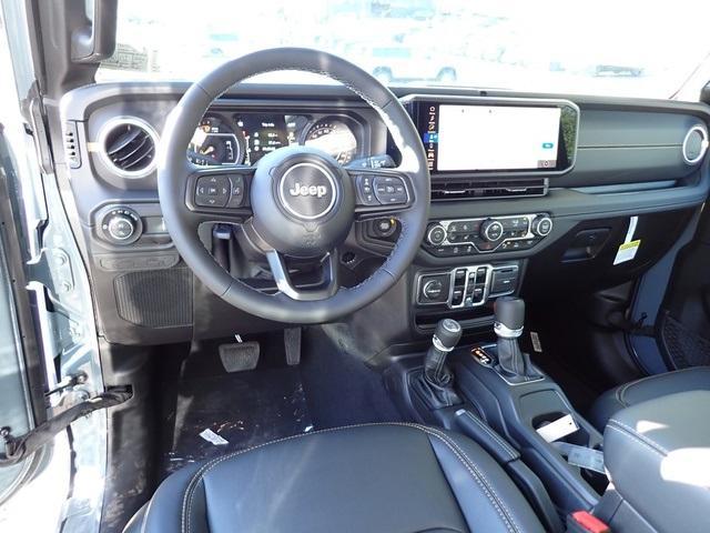 new 2025 Jeep Gladiator car, priced at $48,386