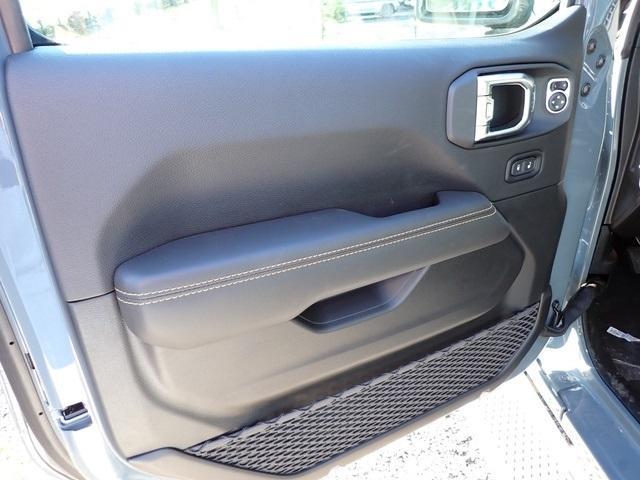 new 2025 Jeep Gladiator car, priced at $48,386