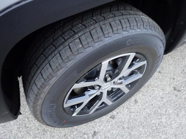 new 2025 Jeep Grand Cherokee car, priced at $43,268