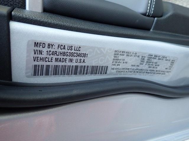 new 2025 Jeep Grand Cherokee car, priced at $43,268