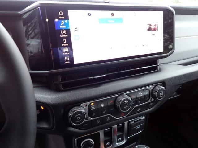 new 2026 Jeep Wrangler car, priced at $46,458