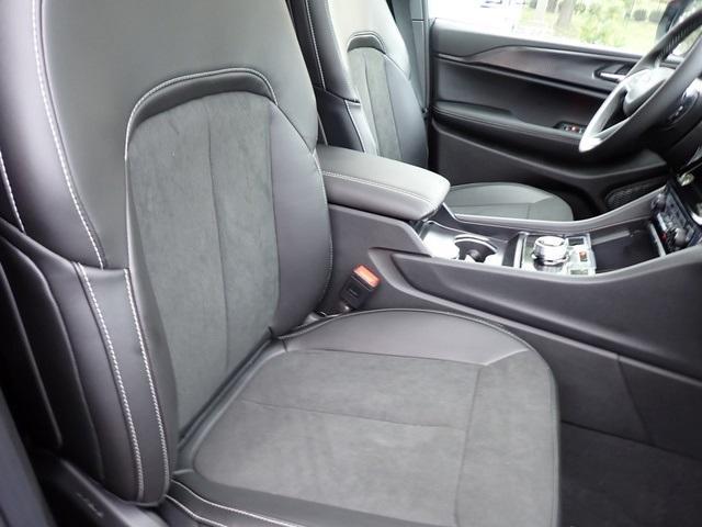 new 2025 Jeep Grand Cherokee car, priced at $39,232