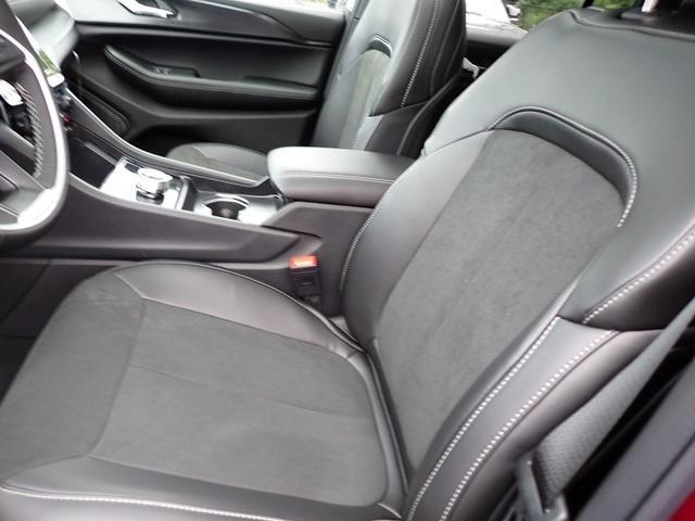 new 2025 Jeep Grand Cherokee car, priced at $39,232