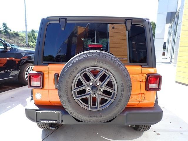 new 2025 Jeep Wrangler car, priced at $45,428