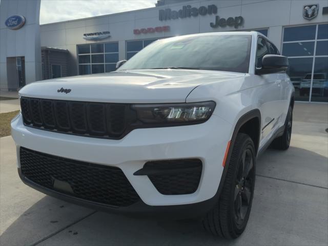 new 2024 Jeep Grand Cherokee car, priced at $45,944