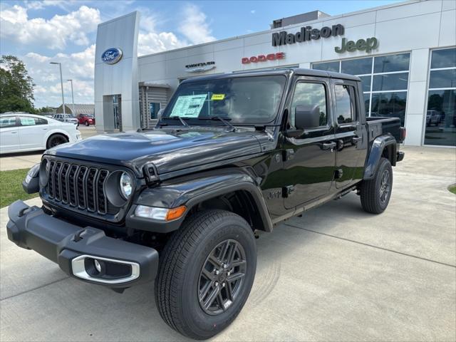 new 2024 Jeep Gladiator car, priced at $45,723